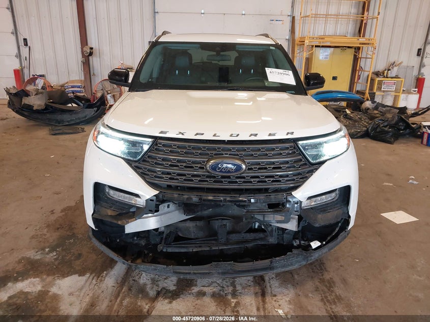 2022 Ford Explorer VIN 1FMSK8DH5NGC05096 IAAI salvage auction — FRONT END, Wait Title, sold $10,300 on 2026-09-01 (photo 6)