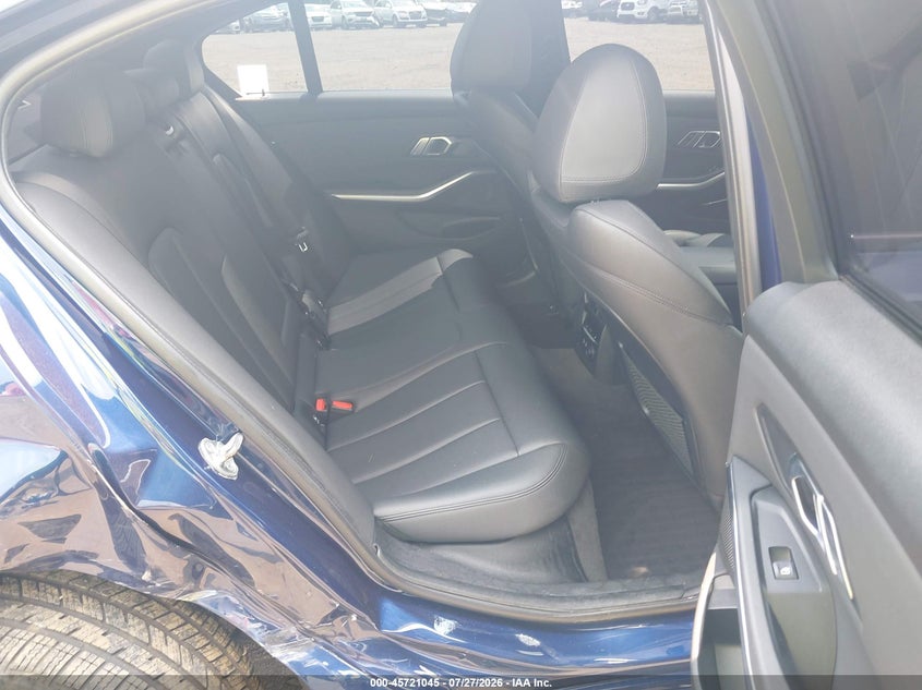 2019 BMW 3er VIN WBA5R7C56KAJ83796 IAAI salvage auction — RIGHT SIDE, Salvage Title, sold $7,500 on 2026-08-22 (photo 8)