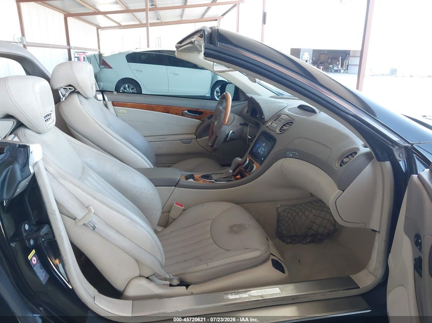 2011 Mercedes-benz Sl-class VIN WDBSK7BA6BF165437 IAAI salvage auction — RIGHT SIDE, Salvage (California), sold $4,050 on 2026-08-13 (photo 5)