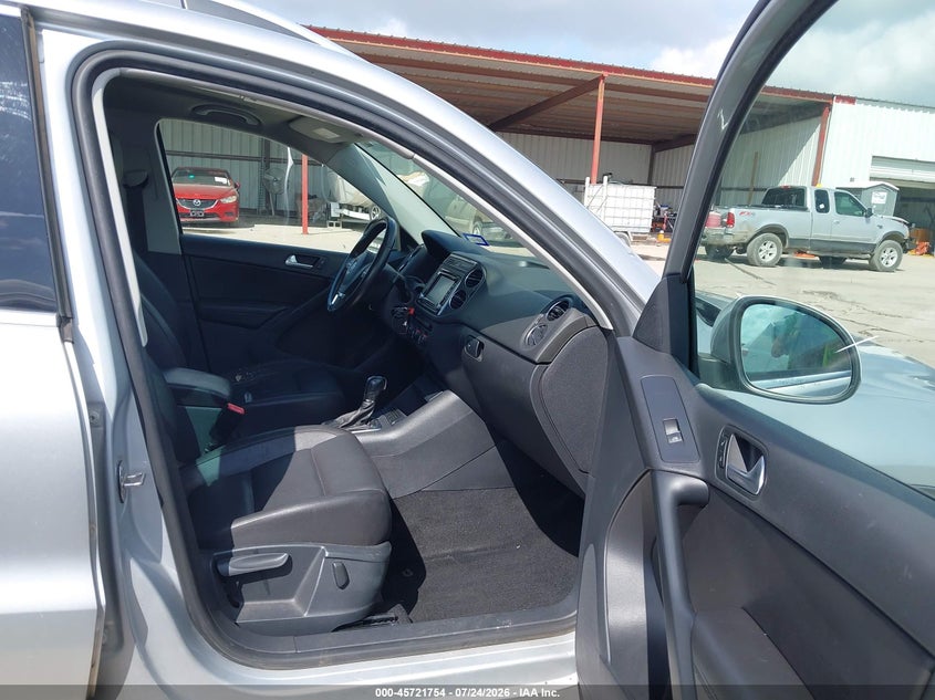 2013 Volkswagen Tiguan VIN WVGAV3AX0DW596146 IAAI salvage auction — NORMAL WEAR, Original (Texas), sold $1,100 on 2026-08-04 (photo 5)
