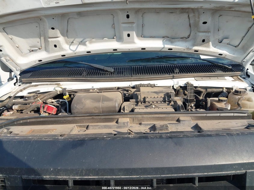 2024 Ford Econoline VIN 1FDWE3FN4RDD30435 IAAI salvage auction — SIDE, Salvage Title, sold $15,100 on 2026-09-02 (photo 9)