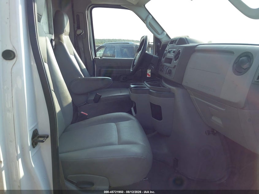 2024 Ford Econoline VIN 1FDWE3FN4RDD30435 IAAI salvage auction — SIDE, Salvage Title, sold $15,100 on 2026-09-02 (photo 7)