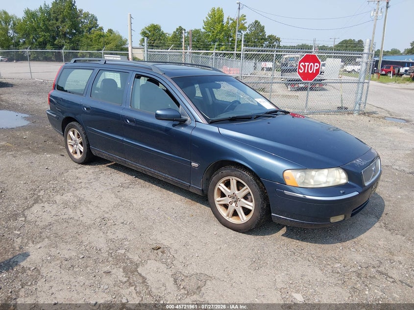 2005 Volvo V70 VIN YV1SW592X51510294 IAAI salvage auction — LEFT FRONT, Clear (Virginia), sold $200 on 2026-08-07 (photo 1)