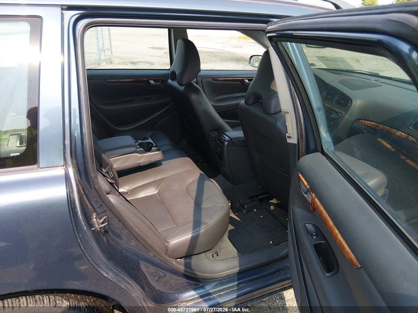 2005 Volvo V70 VIN YV1SW592X51510294 IAAI salvage auction — LEFT FRONT, Clear (Virginia), sold $200 on 2026-08-07 (photo 8)