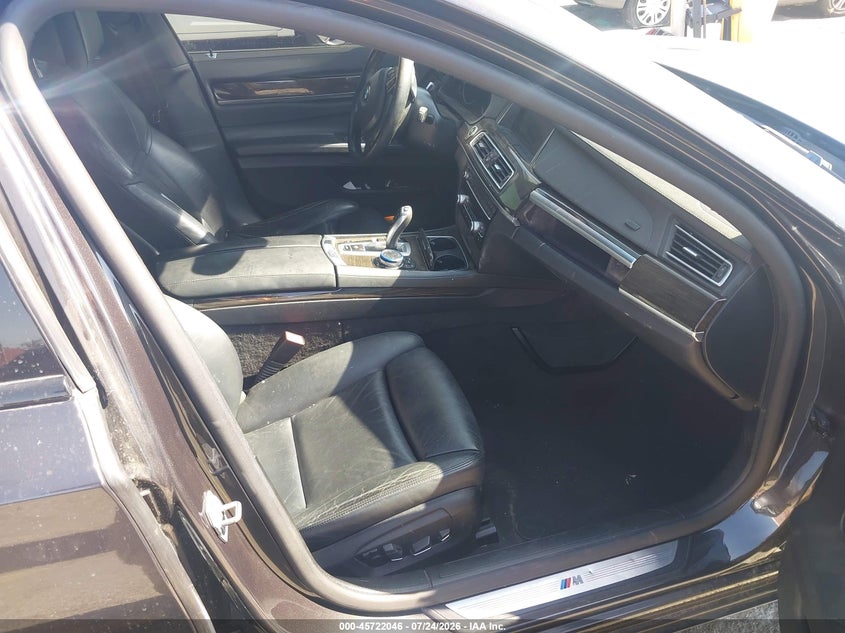 2014 BMW 7er VIN WBAYA8C50ED824986 IAAI salvage auction — FRONT END, Salvage Title, sold $750 on 2026-08-04 (photo 5)
