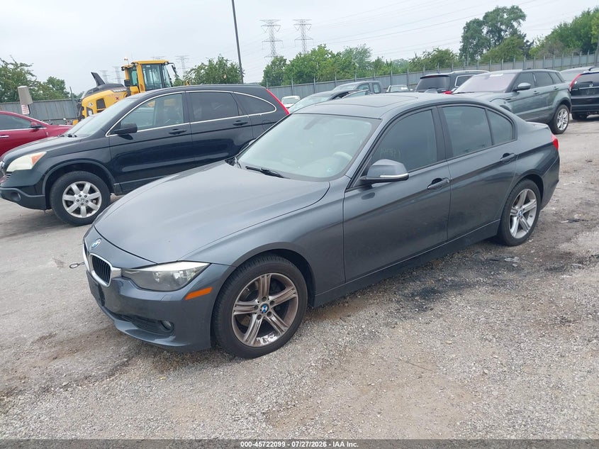 2015 BMW 3er VIN WBA3C3G59FNS76533 IAAI salvage auction — NORMAL WEAR, Clear (Illinois), sold $675 on 2026-08-17 (photo 2)