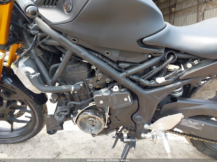 2019 Yamaha Yzf VIN MH3RH18Y2KK001840 IAAI salvage auction — SIDE, Salvage (Ohio), sold $450 on 2026-08-13 (photo 9)