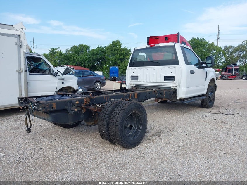 2017 Ford F350 VIN 1FDRF3H61HEE56129 IAAI salvage auction — HAIL, Clear (Missouri), sold $9,450 on 2026-09-09 (photo 4)