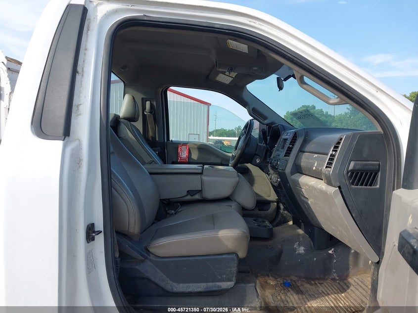 2017 Ford F350 VIN 1FDRF3H61HEE56129 IAAI salvage auction — HAIL, Clear (Missouri), sold $9,450 on 2026-09-09 (photo 6)