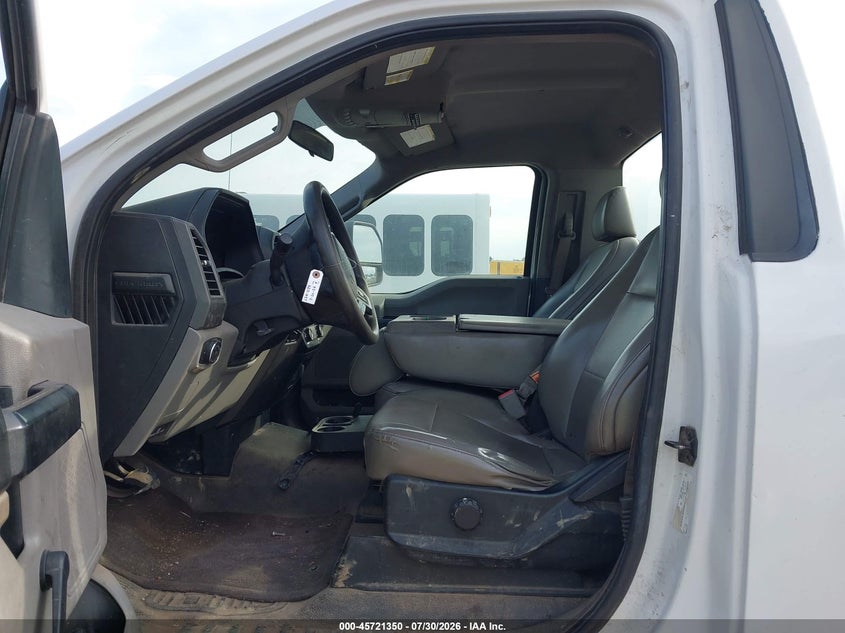 2017 Ford F350 VIN 1FDRF3H61HEE56129 IAAI salvage auction — HAIL, Clear (Missouri), sold $9,450 on 2026-09-09 (photo 7)