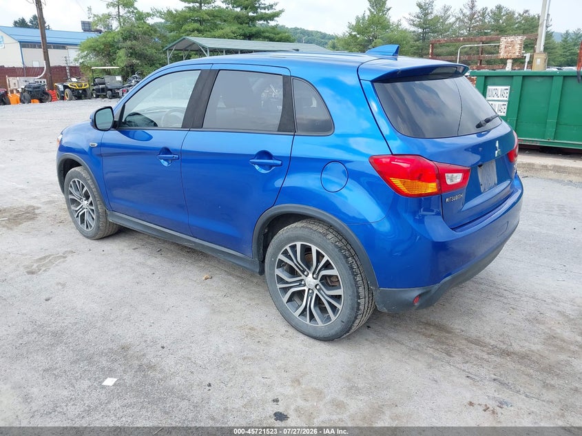2017 Mitsubishi Outlander VIN JA4AR3AW9HZ053957 IAAI salvage auction — RIGHT SIDE, Salvage Title, sold $625 on 2026-08-22 (photo 3)