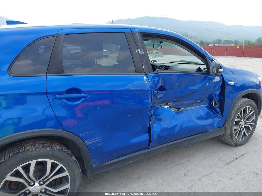 2017 Mitsubishi Outlander VIN JA4AR3AW9HZ053957 IAAI salvage auction — RIGHT SIDE, Salvage Title, sold $625 on 2026-08-22 (photo 6)