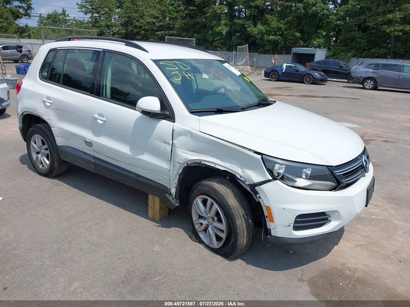 2016 Volkswagen Tiguan VIN WVGBV7AX2GW558062 IAAI salvage auction — RIGHT SIDE, Salvage Title, sold $1,050 on 2026-08-09 (photo 1)