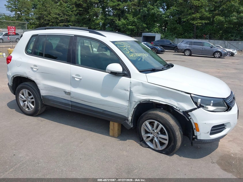 2016 Volkswagen Tiguan VIN WVGBV7AX2GW558062 IAAI salvage auction — RIGHT SIDE, Salvage Title, sold $1,050 on 2026-08-09 (photo 6)