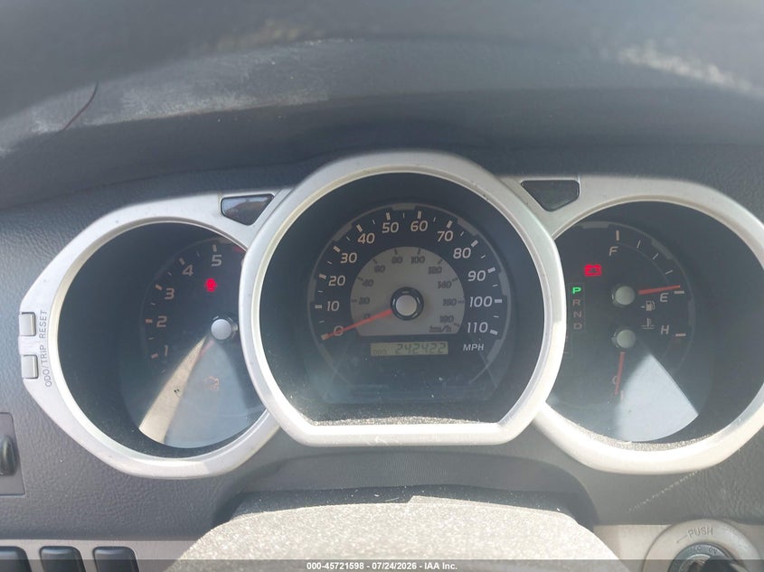 2004 Toyota 4runner VIN JTEBU14R448026499 IAAI salvage auction — NORMAL WEAR, Clear (Virginia), sold $675 on 2026-07-27 (photo 7)