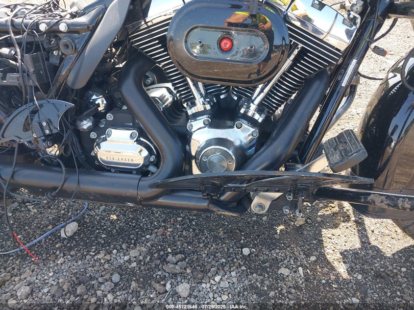 2010 Harley-davidson Flhp VIN 1HD1FHM11AB672271 IAAI salvage auction — LEFT & RIGHT, Salvage (Ohio), sold $525 on 2026-09-11 (photo 8)