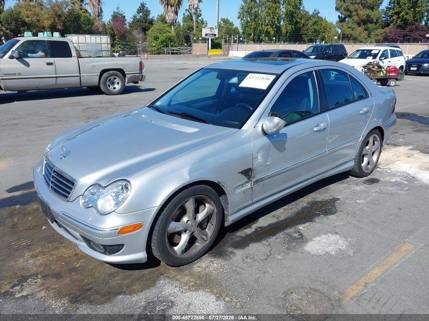 2006 Mercedes-benz C class VIN WDBRF52HX6F743663 IAAI salvage auction — SIDE, Salvage (California), sold $900 on 2026-08-03 (photo 2)