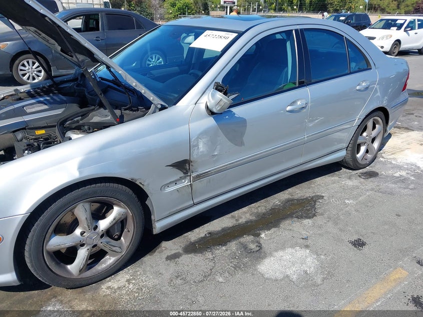 2006 Mercedes-benz C class VIN WDBRF52HX6F743663 IAAI salvage auction — SIDE, Salvage (California), sold $900 on 2026-08-03 (photo 6)