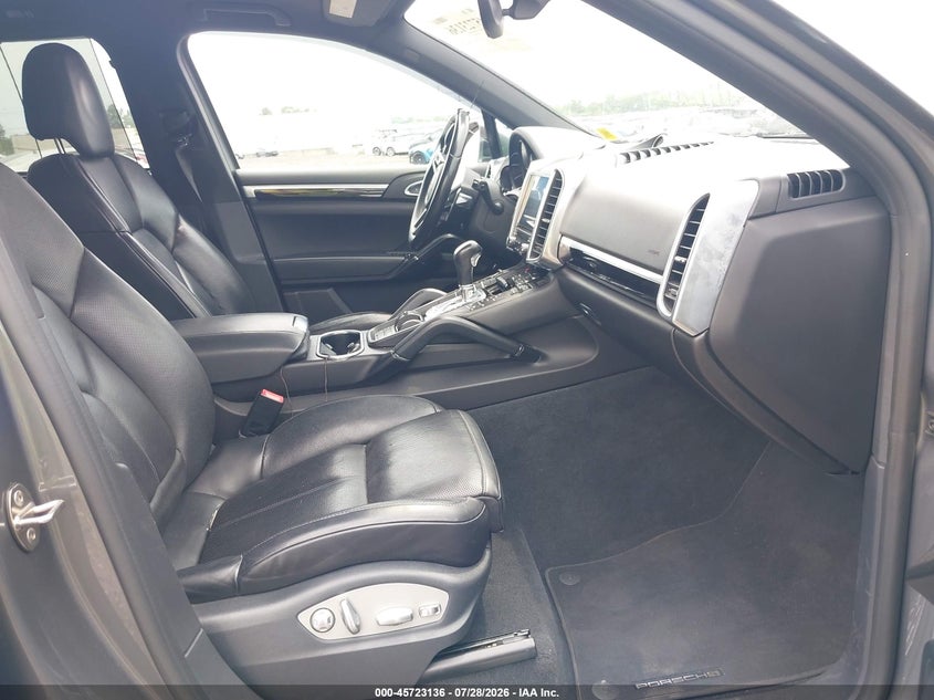 2017 Porsche Cayenne VIN WP1AB2A29HLA50205 IAAI salvage auction — FRONT END, Mv-907A (New York), sold $6,300 on 2026-08-15 (photo 5)