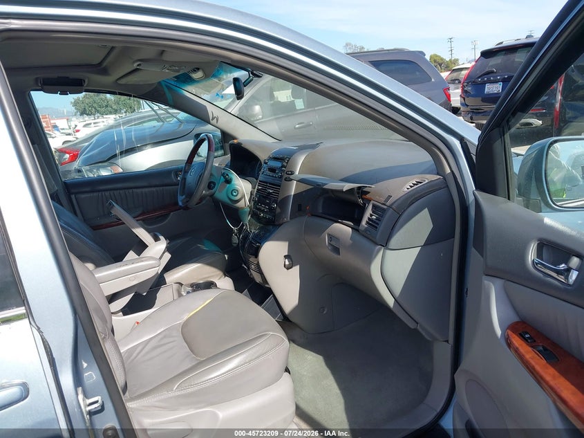 2004 Toyota Sienna VIN 5TDZA22C84S067410 IAAI salvage auction — FRONT END, Salvage (California), sold $725 on 2026-08-01 (photo 5)