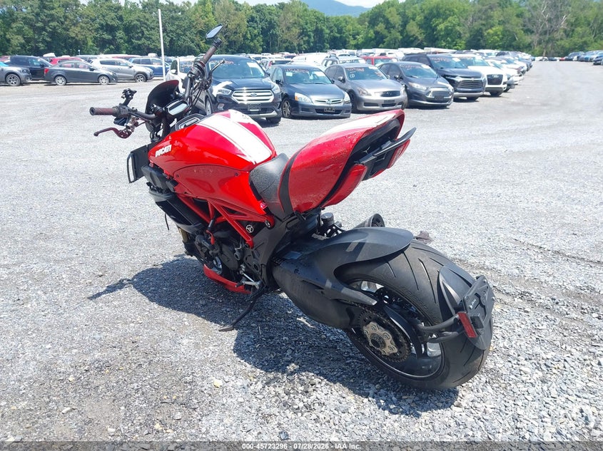2013 Ducati Diavel VIN ZDM13BLW0DB015541 IAAI salvage auction — FRONT END, Wait Title, sold $1,550 on 2026-09-16 (photo 3)