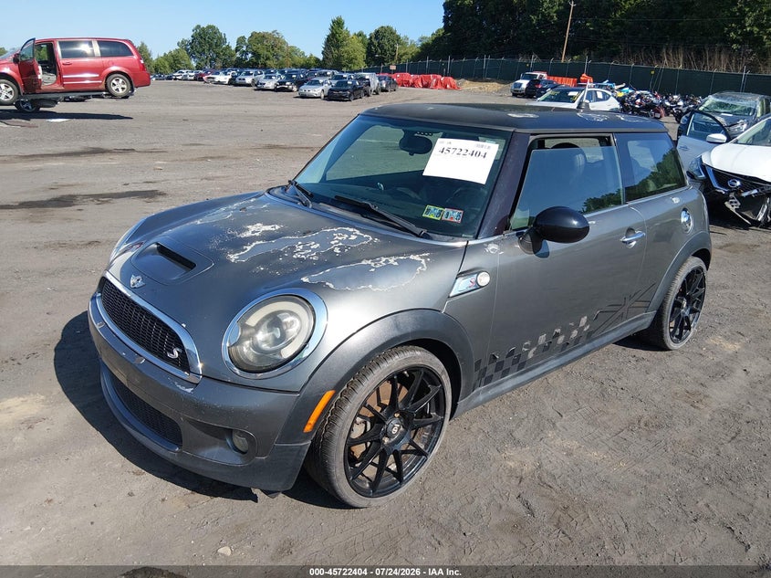 2010 Mini Cooper VIN WMWMF7C57ATZ69937 IAAI salvage auction — NORMAL WEAR, Clear (Pennsylvania), sold $600 on 2026-08-19 (photo 2)