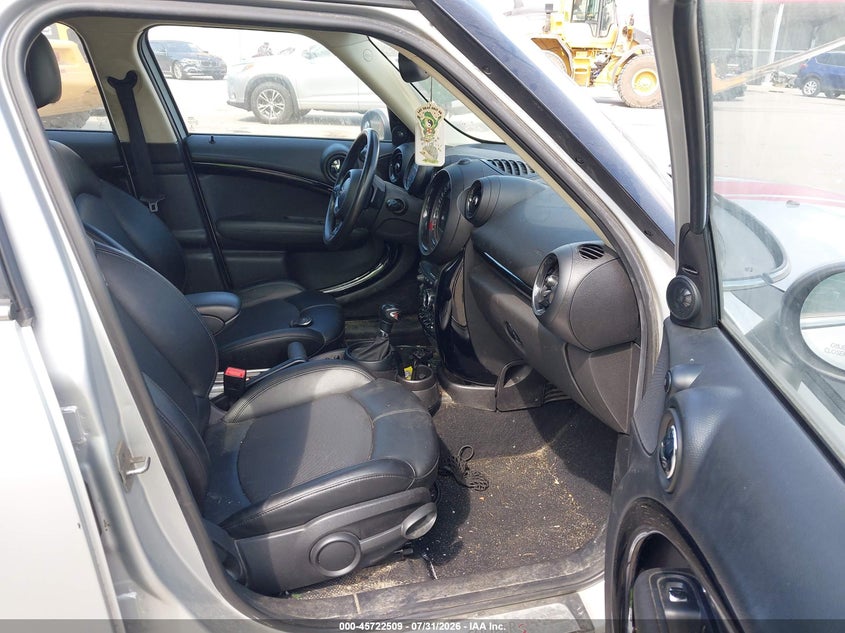 2016 Mini Countryman VIN WMWZC5C59GWU01795 IAAI salvage auction — NORMAL WEAR, Salvage Title, sold $475 on 2026-08-10 (photo 5)