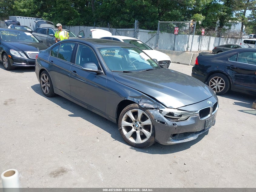 2015 BMW 3er VIN WBA3B3G50FNR87282 IAAI salvage auction — FRONT END, Wait Title, sold $1,975 on 2026-08-11 (photo 1)