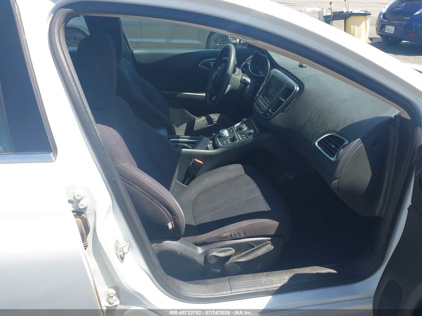 2015 Chrysler 200 VIN 1C3CCCABXFN574885 IAAI salvage auction — NORMAL WEAR, Clear - Dealer Only (California), sold $400 on 2026-08-21 (photo 5)