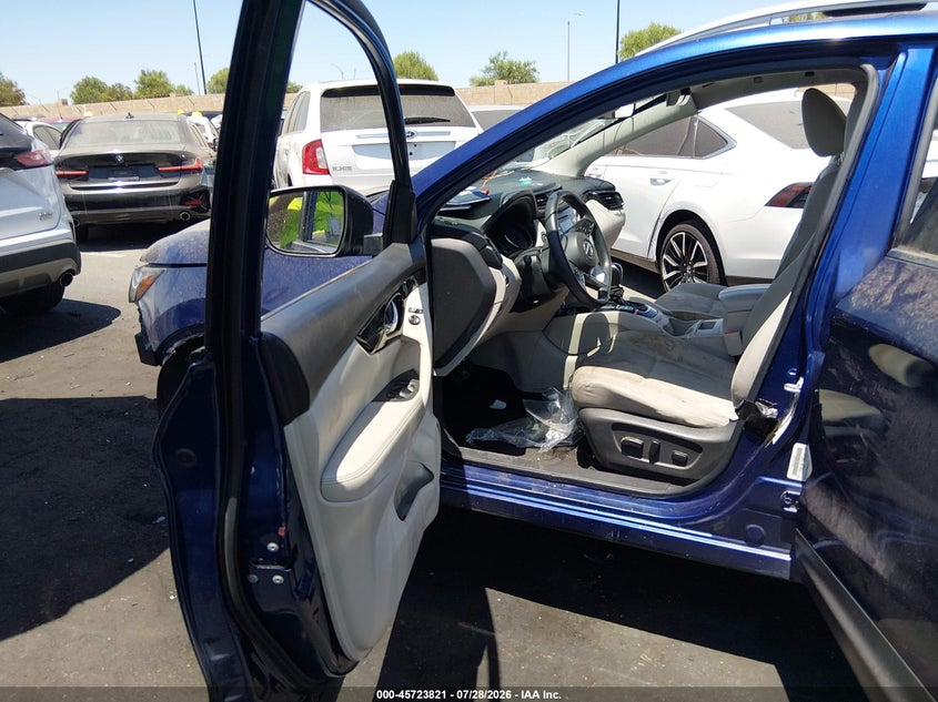 2018 Nissan Rogue VIN JN1BJ1CPXJW150333 IAAI salvage auction — REAR END, Salvage Certificate (California), sold $1,100 on 2026-08-02 (photo 5)