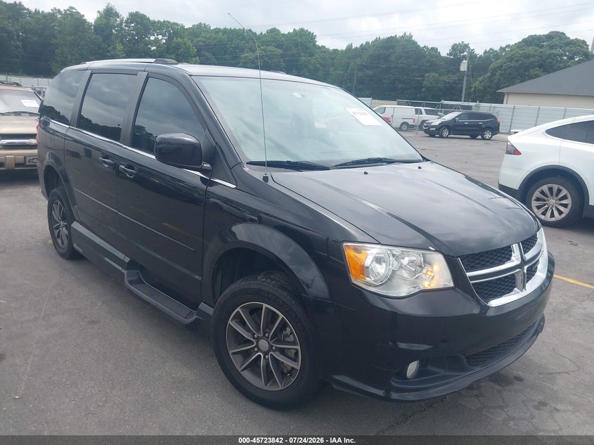 2017 Dodge Grand caravan VIN 2C4RDGCG6HR825748 — IAAI salvage auction photo
