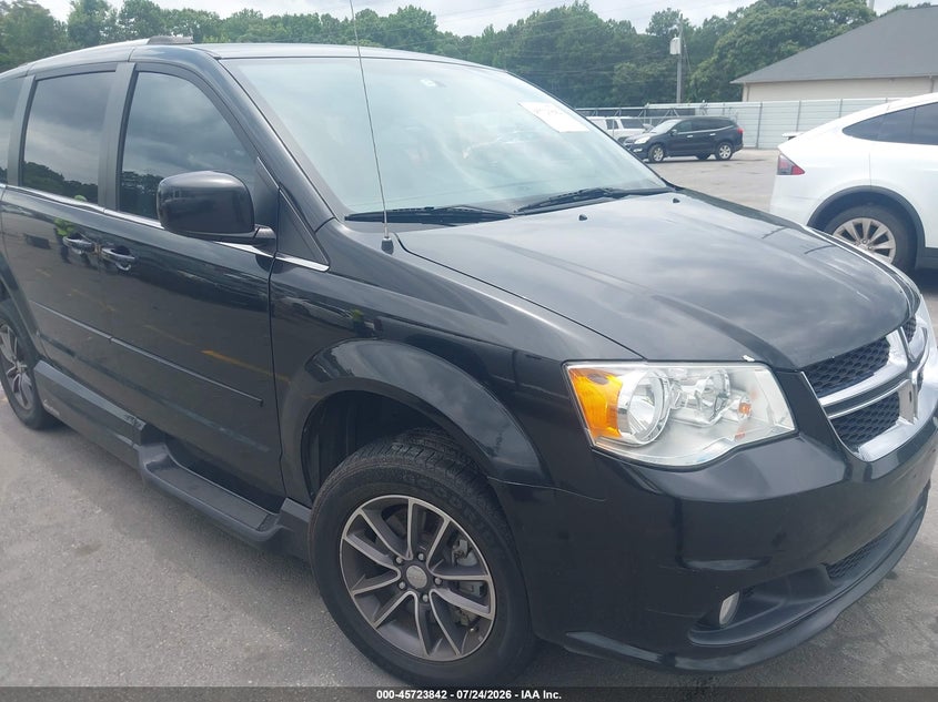2017 Dodge Grand caravan VIN 2C4RDGCG6HR825748 IAAI salvage auction — NORMAL WEAR, Repossession Paperwork (Georgia), sold $14,100 on 2026-08-19 (photo 6)