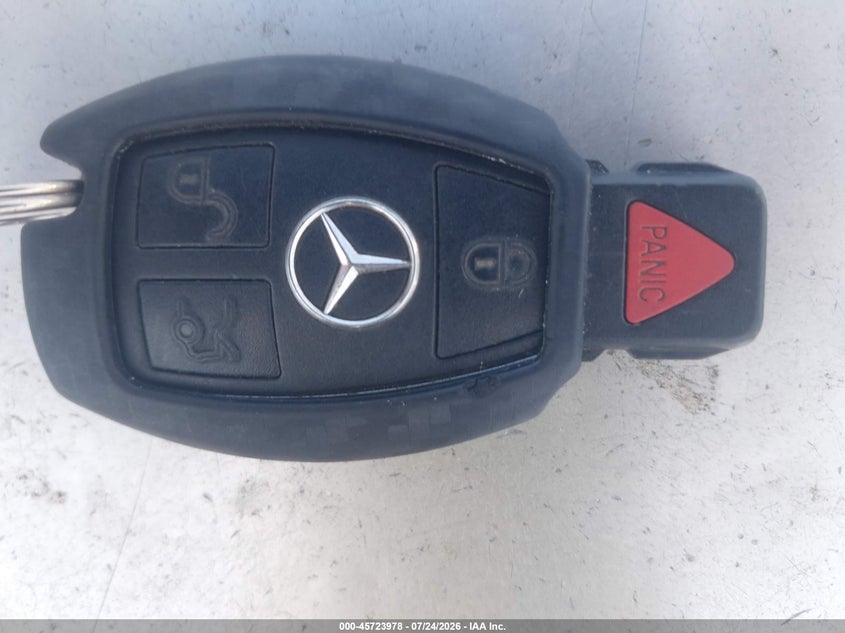 2012 Mercedes-benz E-klasse VIN WDDHF5KB5CA588592 IAAI salvage auction — FRONT END, Wait Title, sold $1,700 on 2026-08-12 (photo 9)