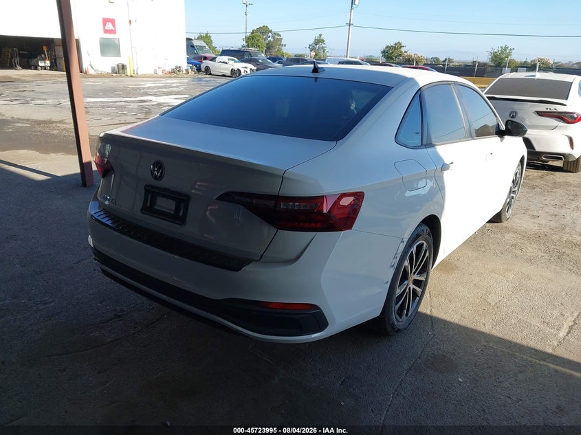 2024 Volkswagen Jetta VIN 3VWBM7BU9RM044284 IAAI salvage auction — RIGHT FRONT, Salvage Title, sold $6,600 on 2026-08-29 (photo 4)