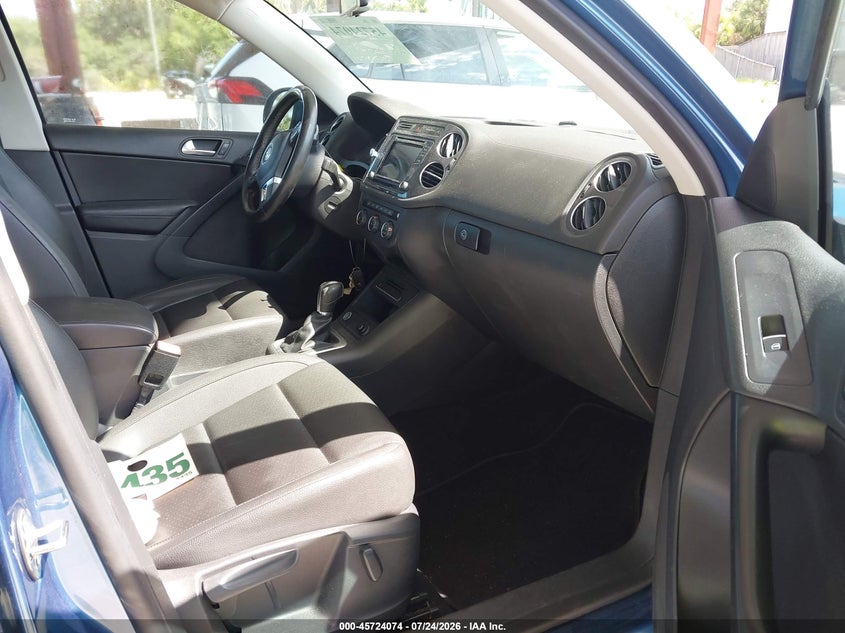 2017 Volkswagen Tiguan VIN WVGRV7AX2HW507841 IAAI salvage auction — NORMAL WEAR, Salvage Title, sold $3,050 on 2026-08-11 (photo 5)