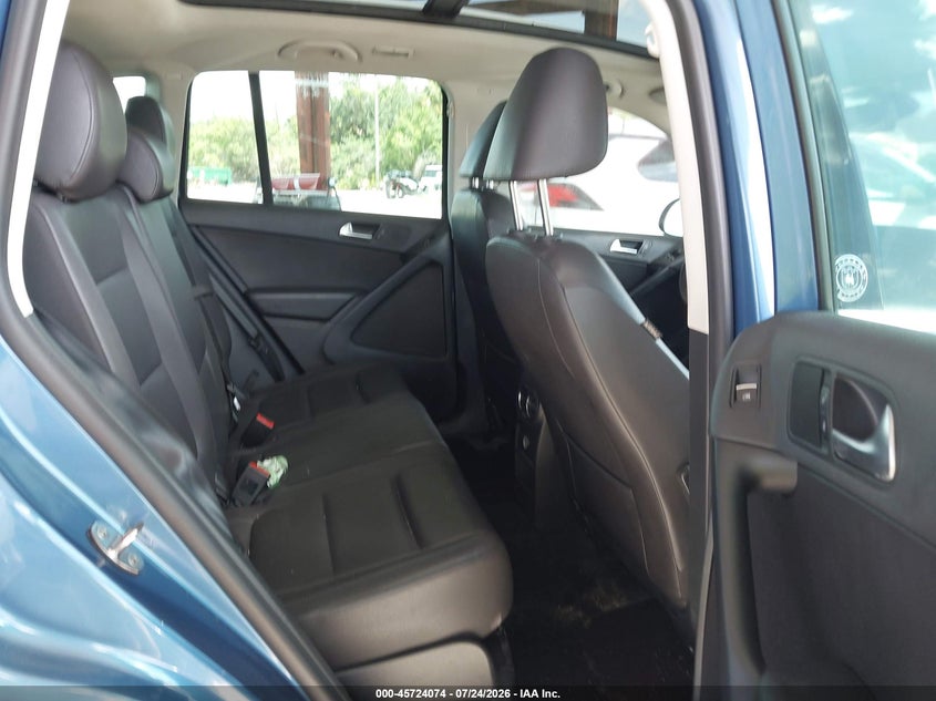 2017 Volkswagen Tiguan VIN WVGRV7AX2HW507841 IAAI salvage auction — NORMAL WEAR, Salvage Title, sold $3,050 on 2026-08-11 (photo 8)