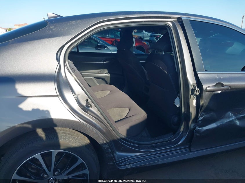 2019 Toyota Camry VIN 4T1B11HK9KU785434 IAAI salvage auction — RIGHT SIDE, Salvage Title, sold $5,300 on 2026-08-03 (photo 8)