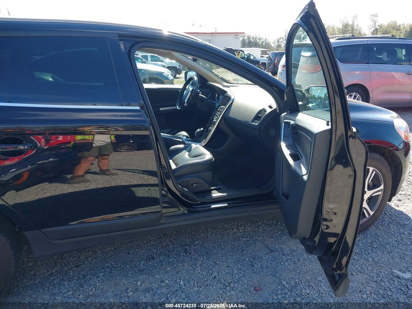 2013 Volvo Xc60 VIN YV4902DZ8D2456590 IAAI salvage auction — REAR END, Wait Title, sold $1,900 on 2026-08-10 (photo 5)
