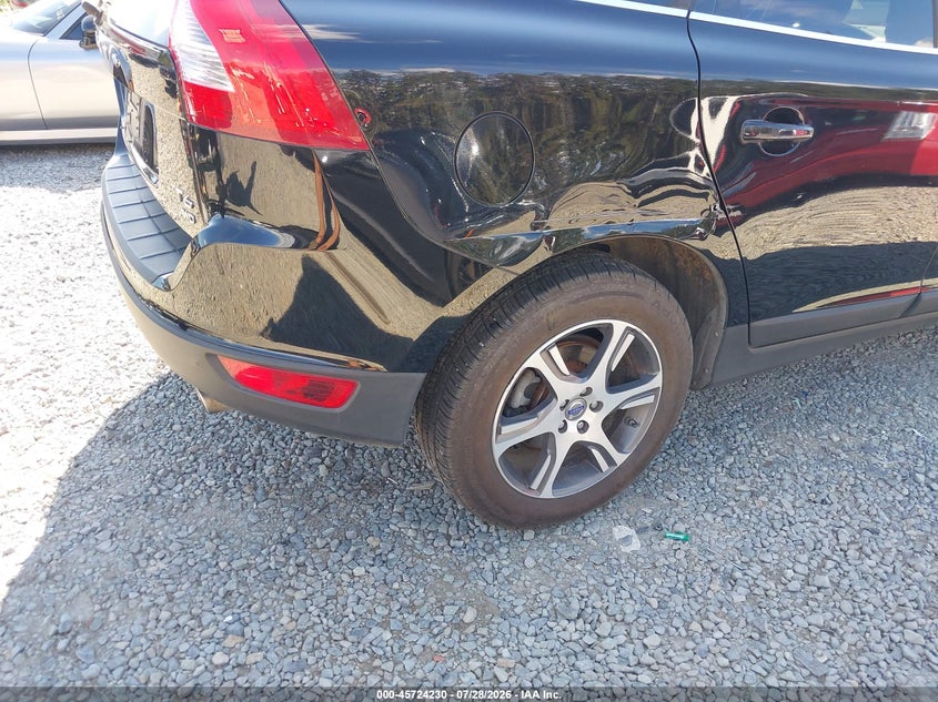 2013 Volvo Xc60 VIN YV4902DZ8D2456590 IAAI salvage auction — REAR END, Wait Title, sold $1,900 on 2026-08-10 (photo 6)