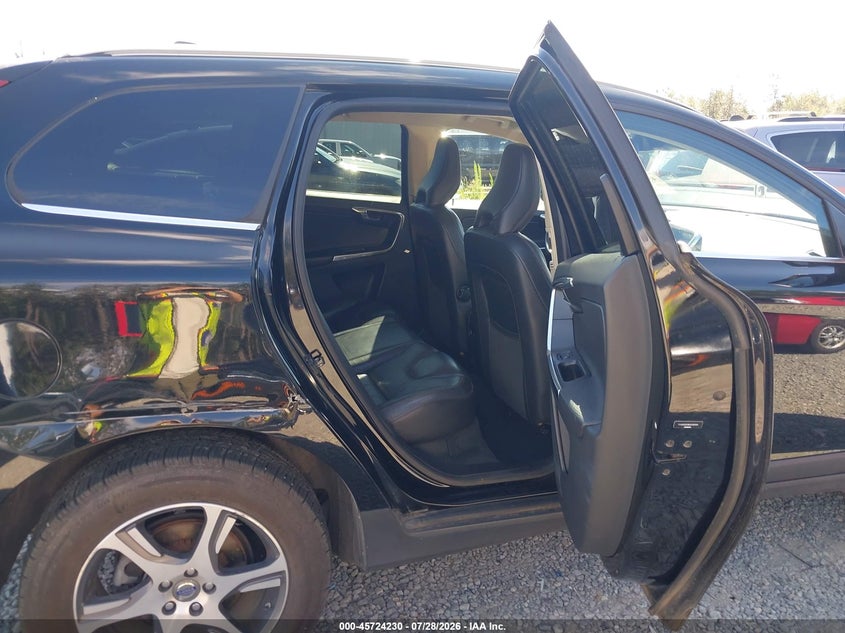 2013 Volvo Xc60 VIN YV4902DZ8D2456590 IAAI salvage auction — REAR END, Wait Title, sold $1,900 on 2026-08-10 (photo 8)