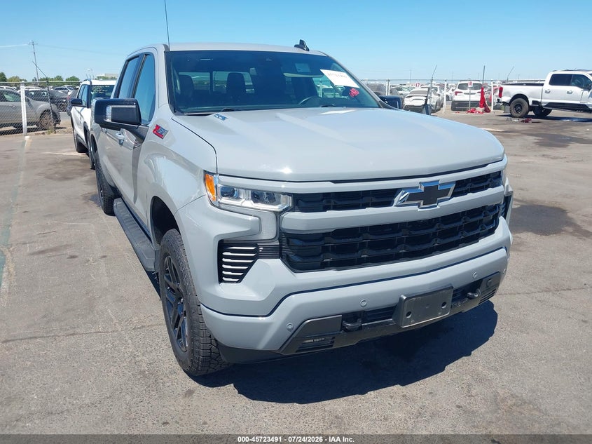 2024 Chevrolet Silverado VIN 1GCUDEE84RZ333781 IAAI salvage auction — REAR END, Salvage Title, sold $28,050 on 2026-08-26 (photo 1)