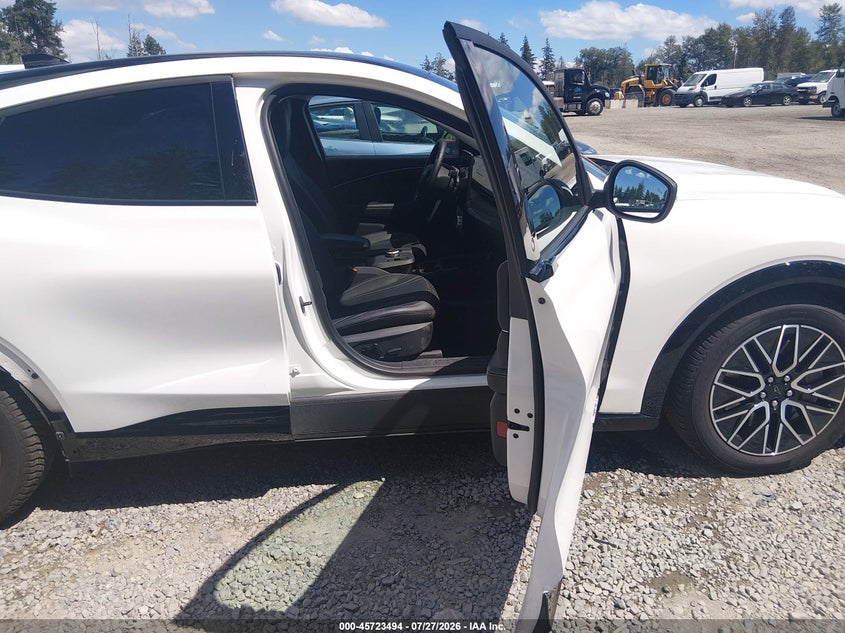 2024 Ford Mustang mach-e VIN 3FMTK3SU7RMA05260 IAAI salvage auction — REAR END, Wait Title, sold $14,200 on 2026-08-28 (photo 5)