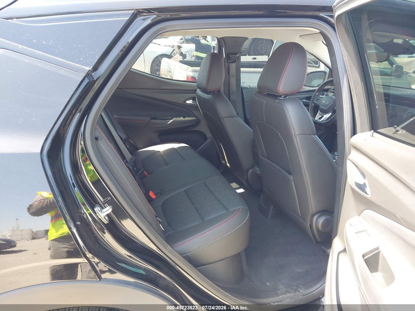 2023 Chevrolet Bolt euv VIN 1G1FZ6S08P4131060 IAAI salvage auction — SIDE, Wait Title, sold $9,300 on 2026-08-06 (photo 8)