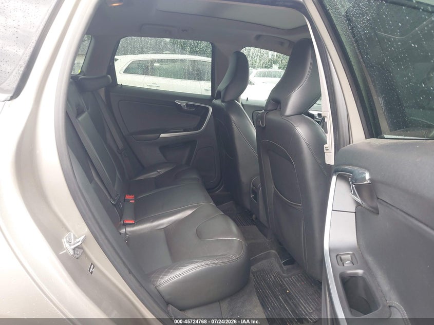 2016 Volvo Xc60 VIN YV449MDK3G2822250 IAAI salvage auction — NORMAL WEAR, Wait Title, sold $425 on 2026-08-12 (photo 8)