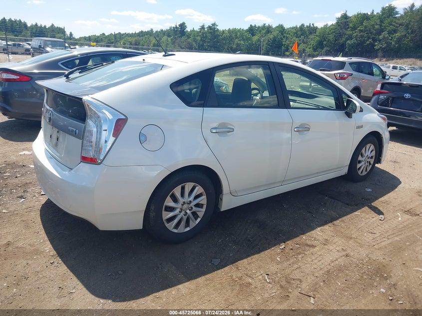 2012 Toyota Prius VIN JTDKN3DP2C3019591 IAAI salvage auction — NORMAL WEAR, Wait Title, sold $3,775 on 2026-07-31 (photo 4)