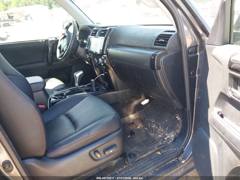 2022 Toyota 4runner VIN JTERU5JR9N6052720 IAAI salvage auction — SIDE, Salvage Title, sold $16,350 on 2026-08-21 (photo 5)