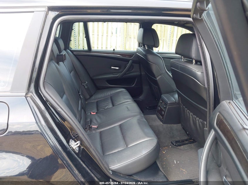 2010 BMW 5 series VIN WBAPT7C54AC237562 IAAI salvage auction — FRESH WATER, Clear (Virginia), sold $2,800 on 2026-08-03 (photo 8)