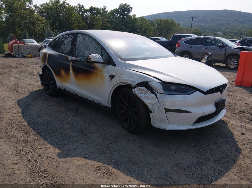 2024 Tesla Model X VIN 7SAXCBE69RF448592 — IAAI salvage auction photo