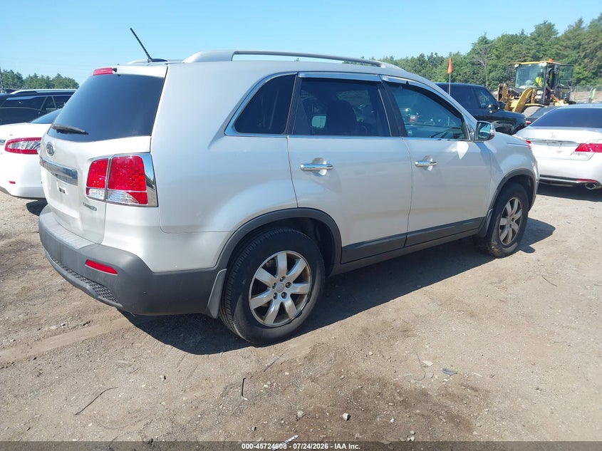 2013 Kia Sorento VIN 5XYKT4A21DG322833 IAAI salvage auction — NORMAL WEAR, Clear (Massachusetts), sold $1,000 on 2026-07-31 (photo 4)