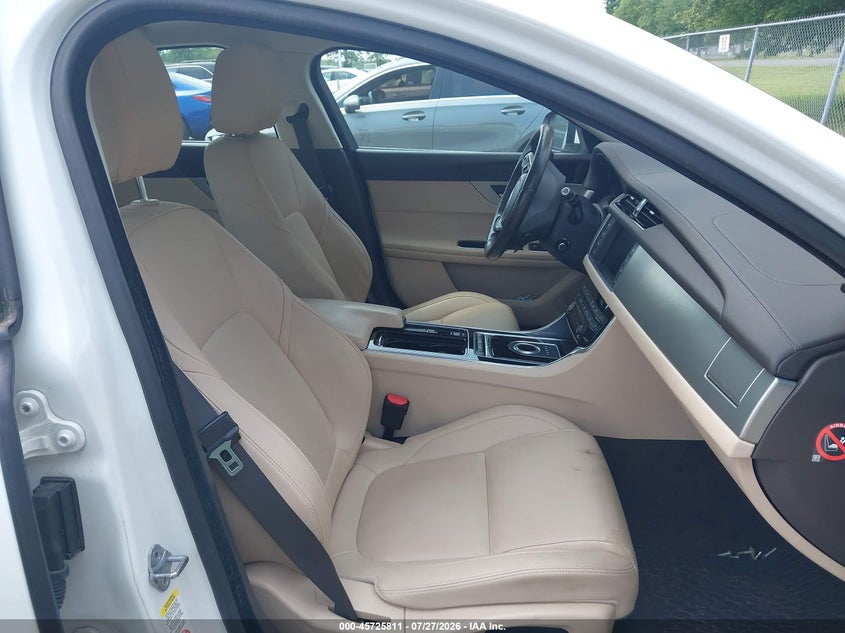 2016 Jaguar Xf VIN SAJBJ4BV3GCY17558 IAAI salvage auction — WATER/FLOOD, Wait Title, sold $1,450 on 2026-09-21 (photo 5)